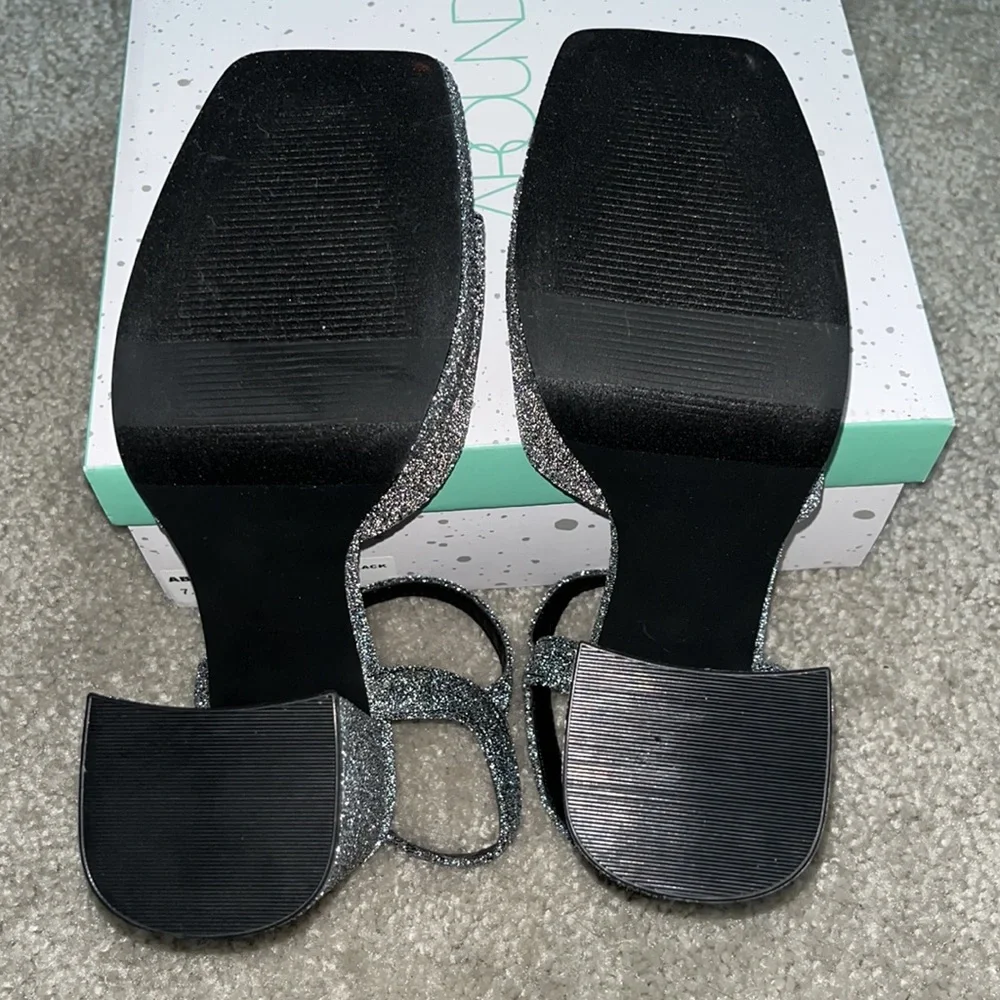 Abound heel black rubber
